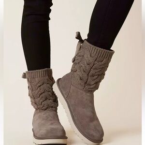 UGG Kiandra Leather Willow Laceup Back Boot Size 9